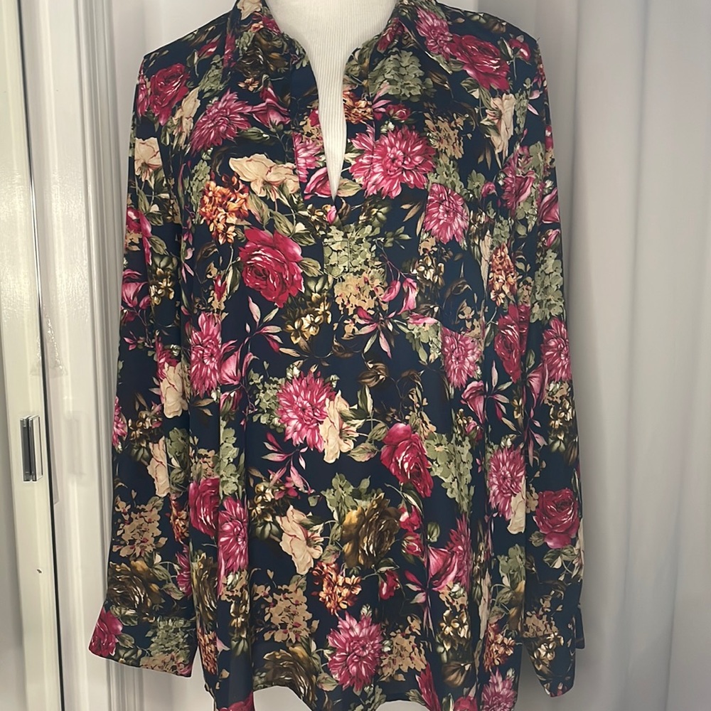Black floral long sleeve blouse with a single pocket!